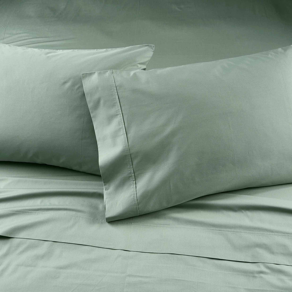Better Homes & Gardens Cool & Crisp 4-Piece 300 Thread Count Green River Cotton Percale Sheet Set, Queen - Image 4