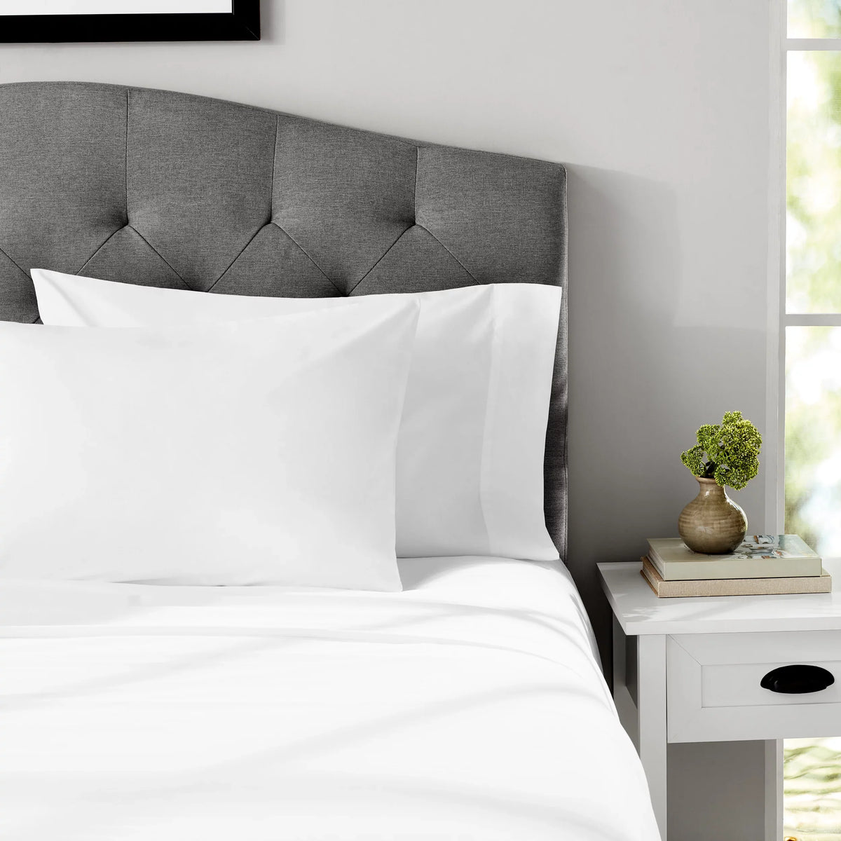 4-Piece 300 Thread Count White Cotton Blend Percale Bed Sheet Set, Queen - Image 3